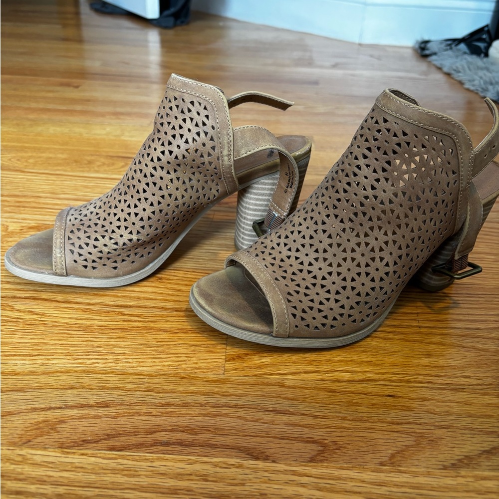 Heeled booties